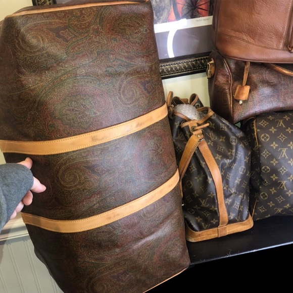 ETRO Milano Red Paisley Boston Bandolier Weekend Bag Strap Lock & Key - Picture 6 of 14